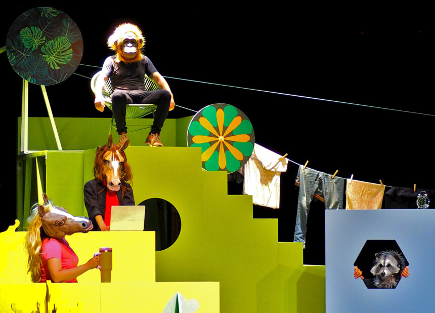 KOMUNUMO, UN VUELO ENTRE GENERACIONES en el Teatro Abadía