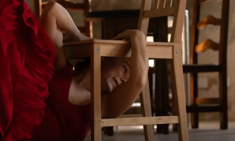 Rocío Molina CALENTAMIENTO en el Centro Danza Matadero - Madrid Es Teatro