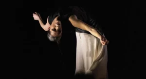 Sara Jiménez AVE DE PLATA en el Centro Danza Matadero - Madrid Es Teatro
